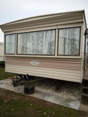 L&g FAMILY HOLIDAYS 8 BERTH CORAL BEACH JOHN MAX 4 ADULTS